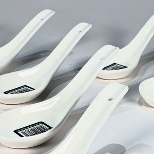 Juego de 18 Piezas de Porcelana Blanca: 12 Cucharitas y 4 Salseras Wilmax England - imagen 2