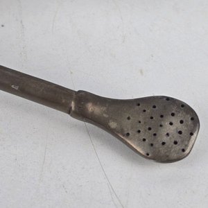 Bombilla de Plata Criolla con Detalles Florales y Dorado - imagen 3