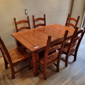 Juego de Comedor Rústico: Mesa de Pino con 6 Sillas Estilo Escalera - imagen 2