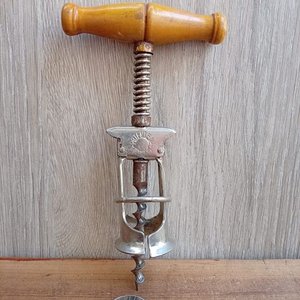 Lote siguiente: Sacacorchos Gaumen de Industria Argentina, 18 cm
