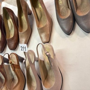 Lote de 5 Pares de Zapatos de Cuero para Mujer - Talle 36 - imagen 2