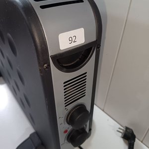 Estufa Eléctrica Xion Negra con Patas - imagen 2