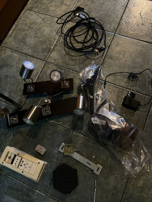 Artefactos de luz y otros artículos eléctricos antiguos - imagen 2