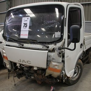 Camión JAC Blanco con Volquete - Ideal para Trabajo - imagen 1