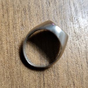 Anillo Bulgari de Plata con Inscripción, Falta Piedra Central - imagen 3