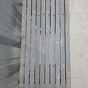 Estructura Metálica Gris para Cartelería, Caballetes y Mesas - imagen 4