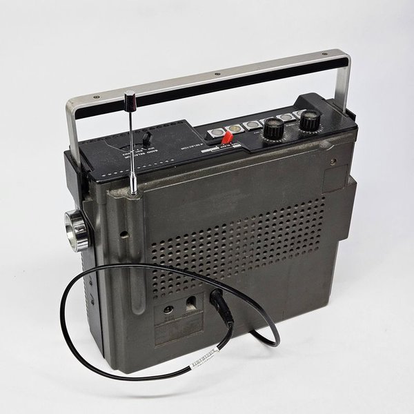 Radio Nacional Panasonic Vintage con Cassete y Tuning - imagen 4