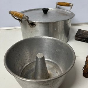 Olla de Aluminio con Tapa, Budinera y Sandwichera Antigua - imagen 3