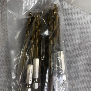 Lote siguiente: Set de 13 Mechas para Taladro con Adaptador