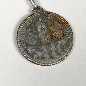 Dos Cadenas de Plata con Colgantes Religiosos - imagen 4