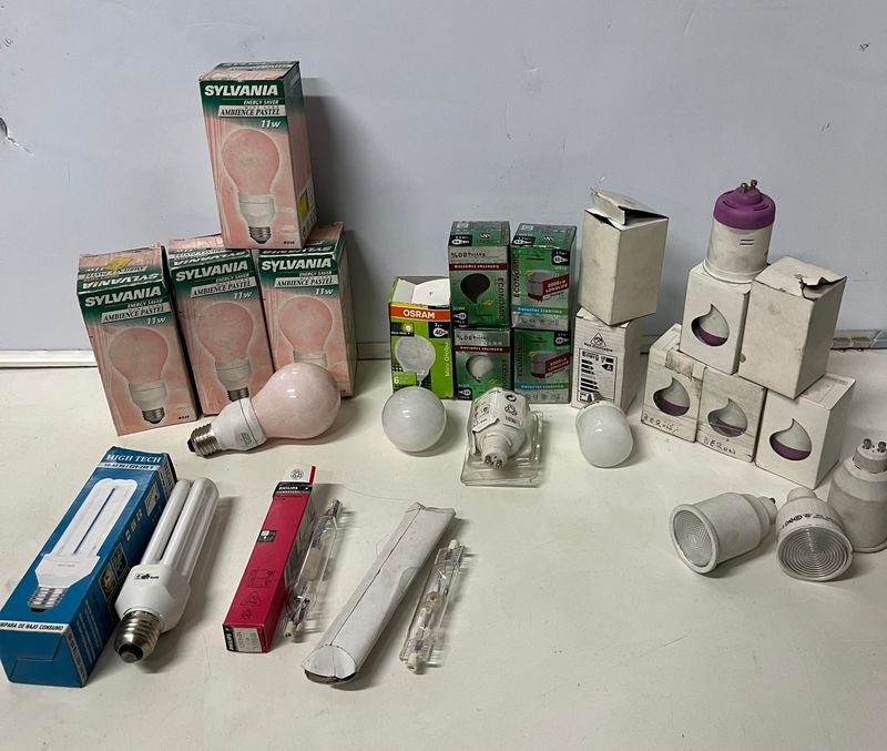 Lote de 21 Lámparas Varias Sylvania, Osram y Más