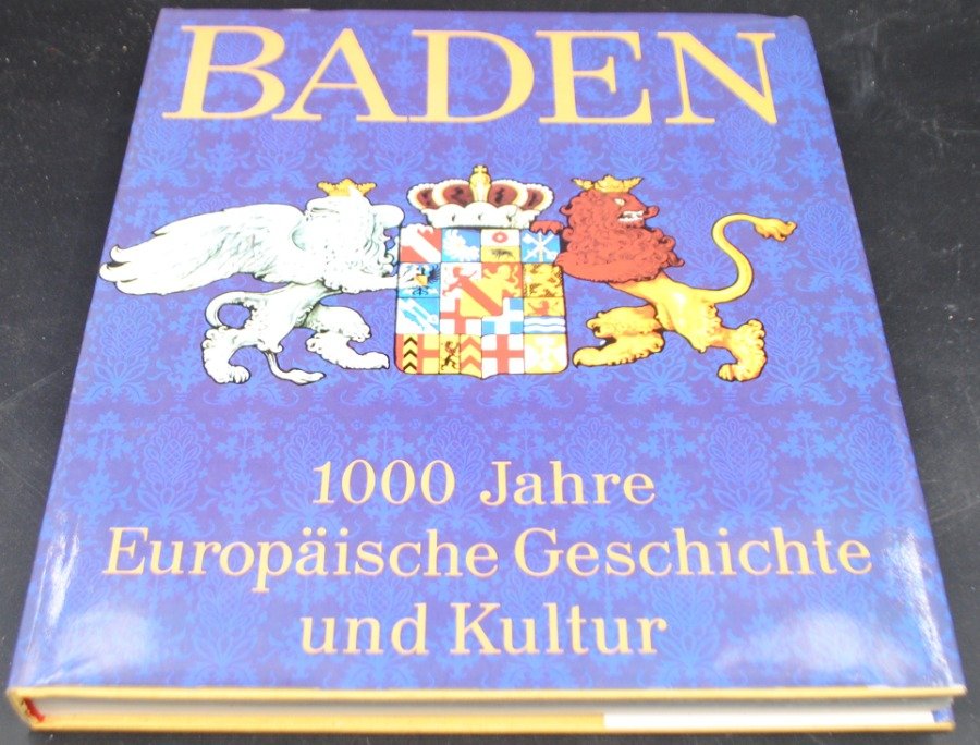 Lote siguiente: Libro de historia europea con ilustraciones