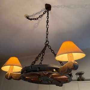 Lámpara Rústica de Techo con Rueda de Carro en Madera y Hierro - imagen 10