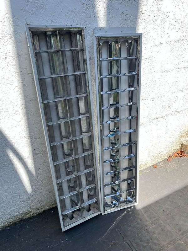 Lote siguiente: Luminarias Nuevas Sin Uso Exterior e Interior