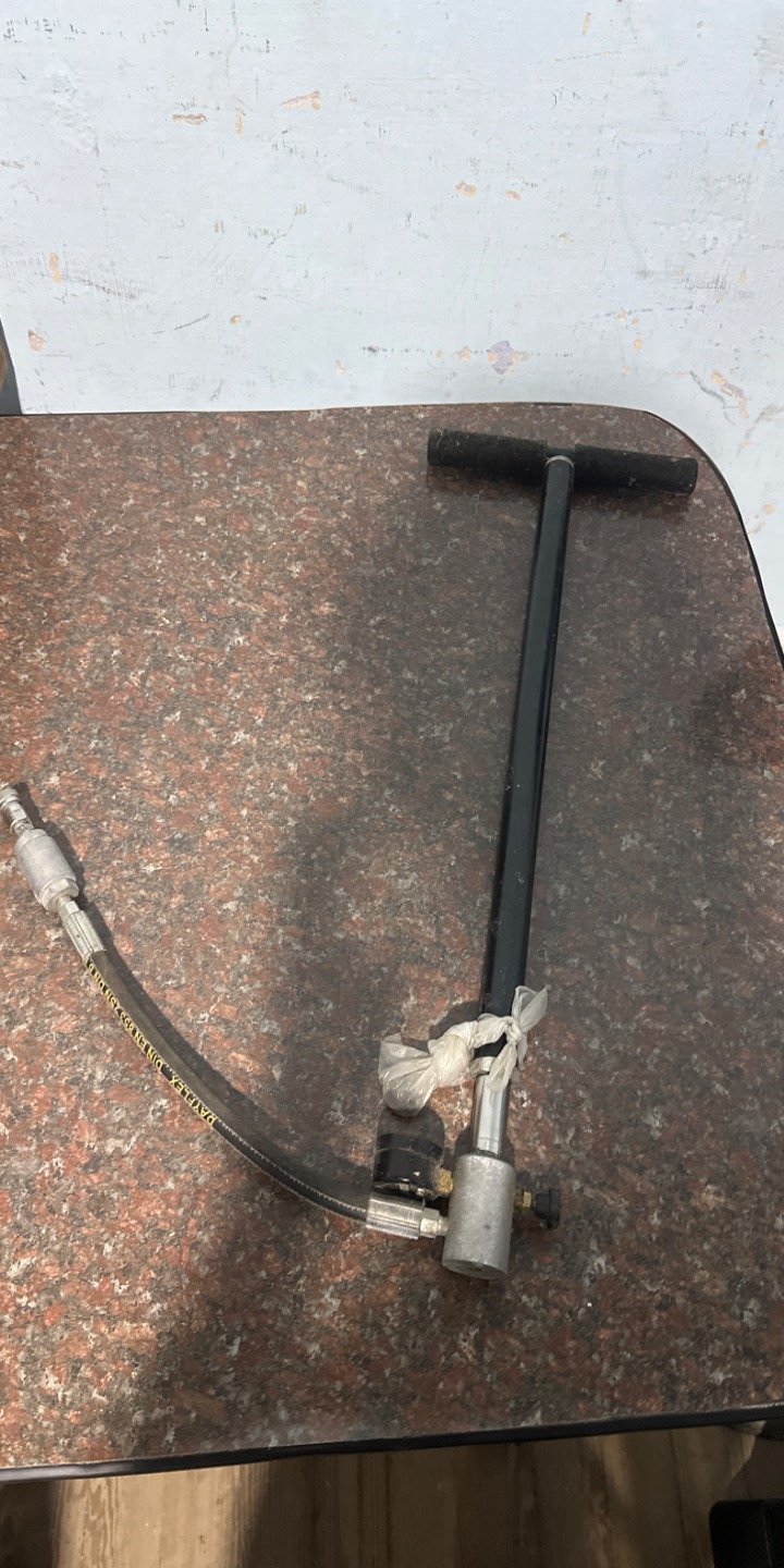 Inflador Manual con Manguera y Manómetro